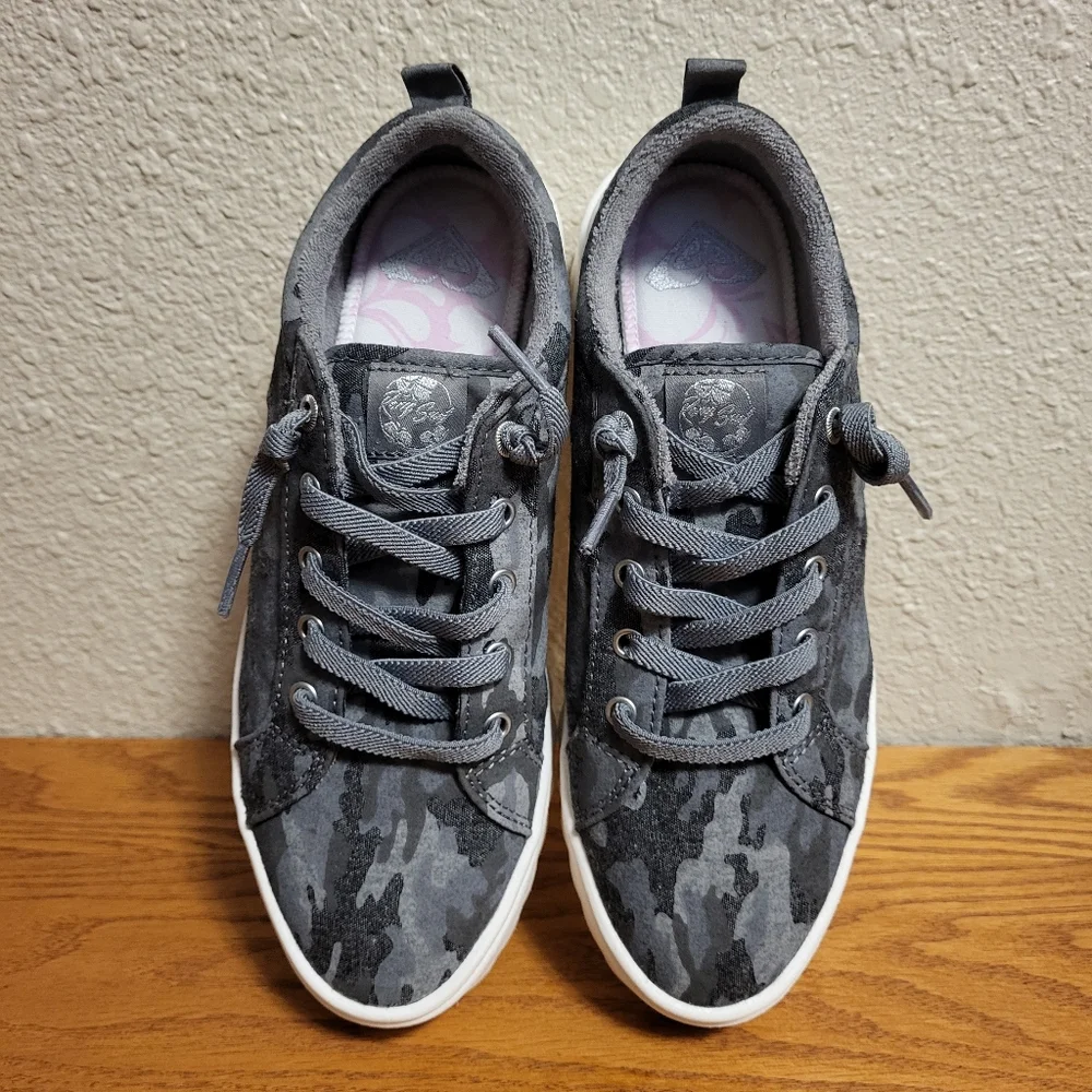 Roxy Gray Camo Sheilahh Sneaker Size 7½